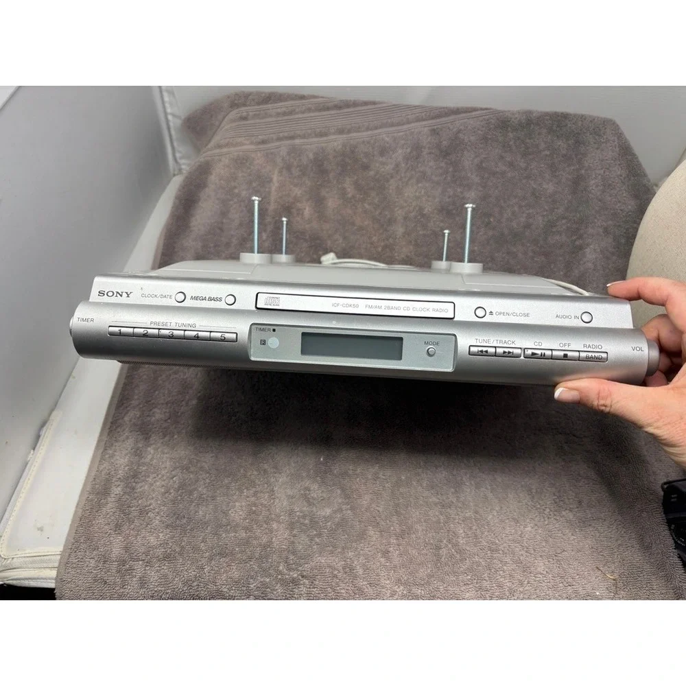 Sony Under Cabinet CD Clock Radio ICF-CDK50 FM/AM Mega Bass w/ Remote